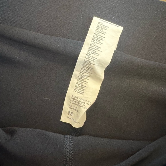 Fabletics Black Skort with Zipper Accents size medium short - Picture 4 of 4